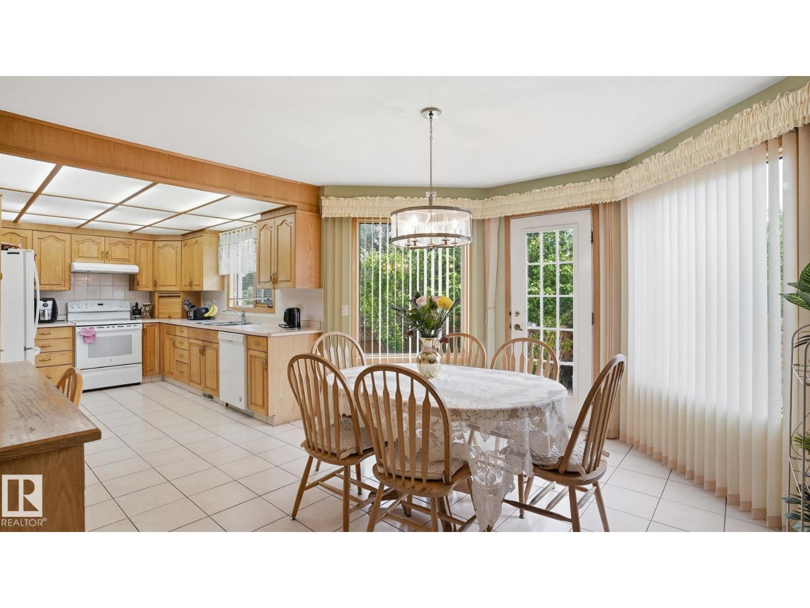 6119 156 Av Nw, Edmonton, Alberta  T5Y 2N1 - Photo 14 - E4492415