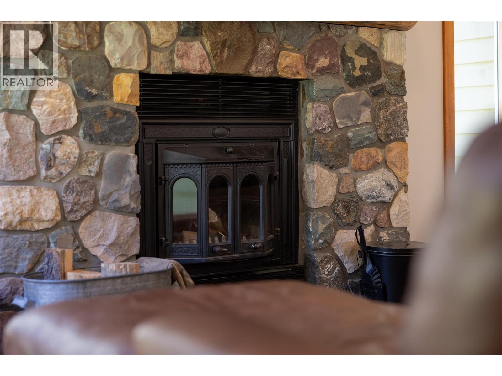 2851 Rosen Heights Road, Jaffray, British Columbia  V0B 1T0 - Photo 15 - 10382017