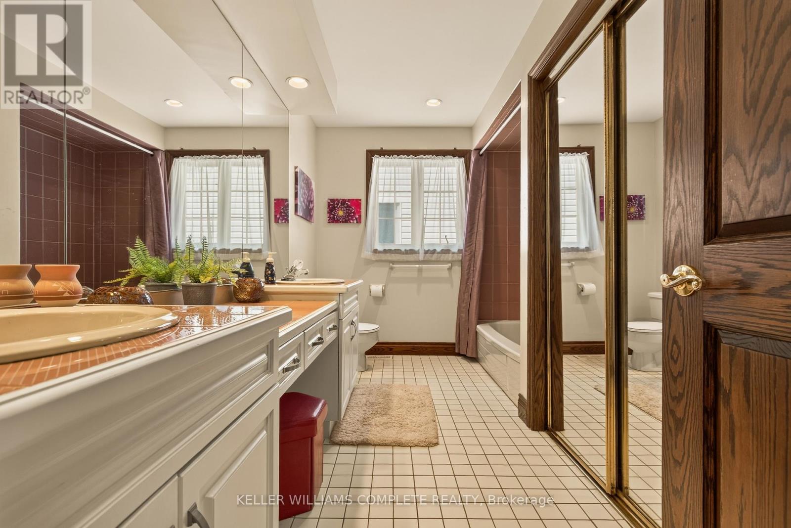 20 Tamwood Court, Hamilton, Ontario  L8J 2L2 - Photo 35 - X13478526
