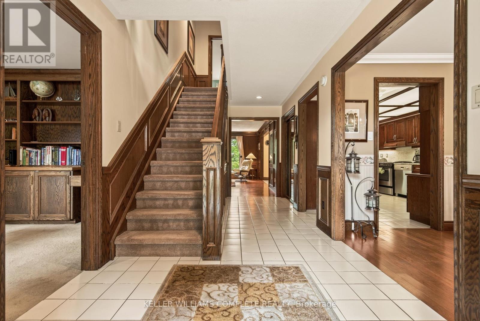 20 Tamwood Court, Hamilton, Ontario  L8J 2L2 - Photo 4 - X13478526