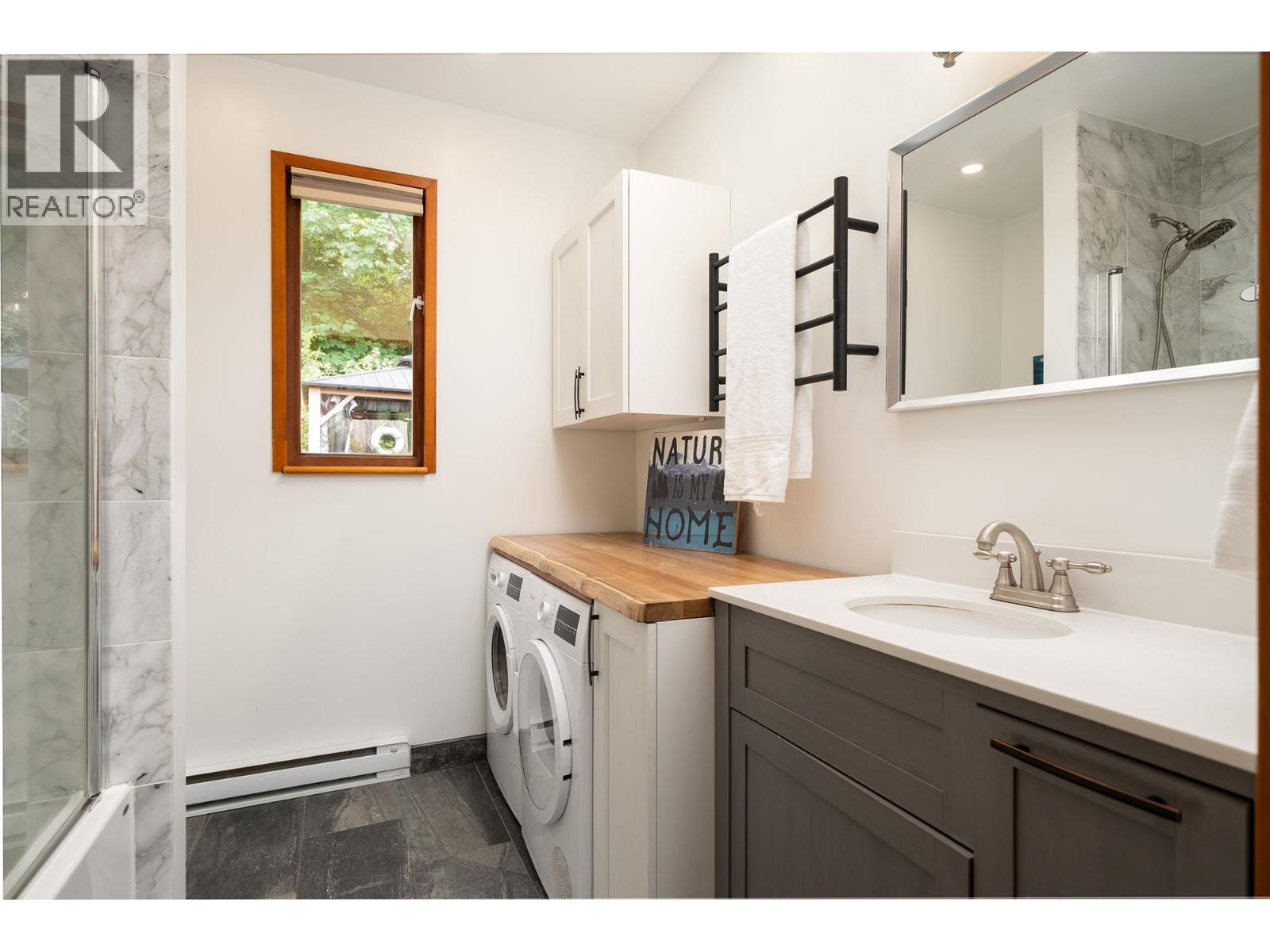 1222 Miller Road, Bowen Island, British Columbia  V0N 1G1 - Photo 13 - R3138832