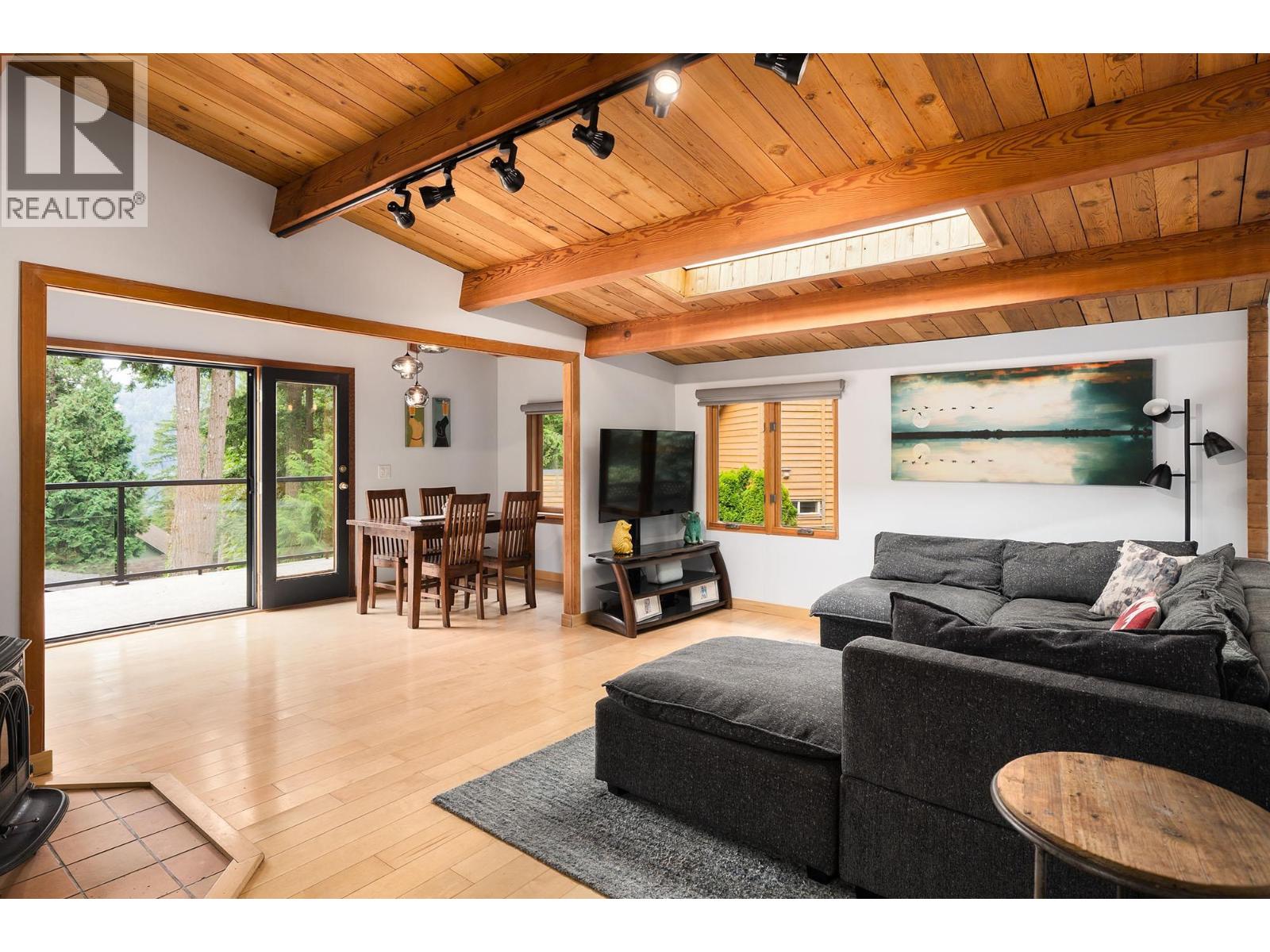 1222 Miller Road, Bowen Island, British Columbia  V0N 1G1 - Photo 2 - R3138832