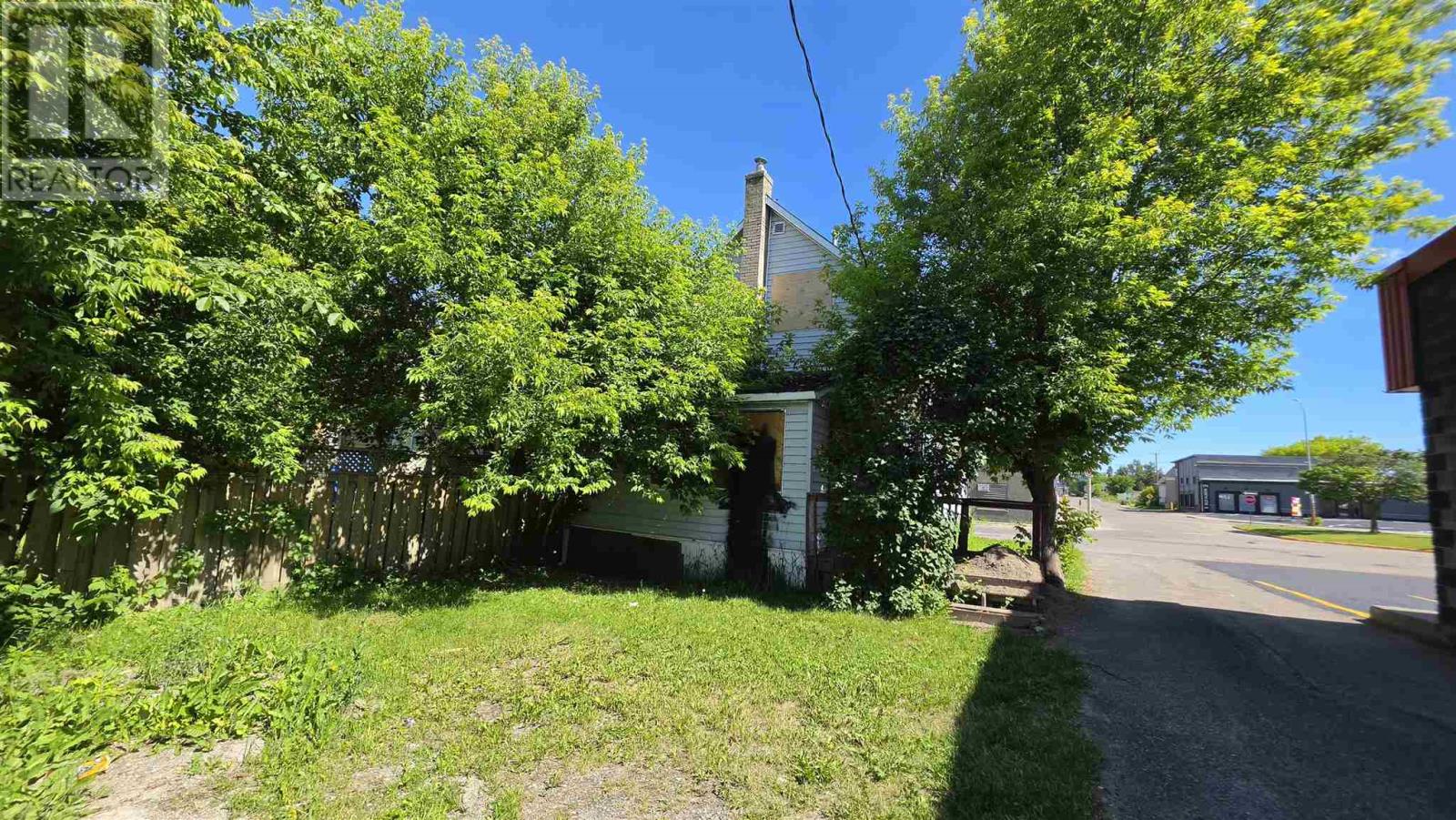 21 Cathcart St, Sault Ste. Marie, Ontario  P6A 1C9 - Photo 7 - SM260157