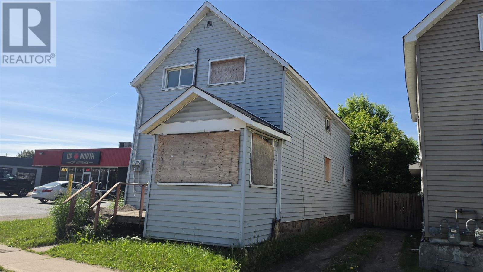 21 Cathcart St, Sault Ste. Marie, Ontario  P6A 1C9 - Photo 3 - SM260157