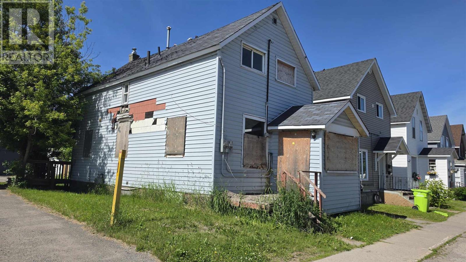 21 Cathcart St, Sault Ste. Marie, Ontario  P6A 1C9 - Photo 2 - SM260157