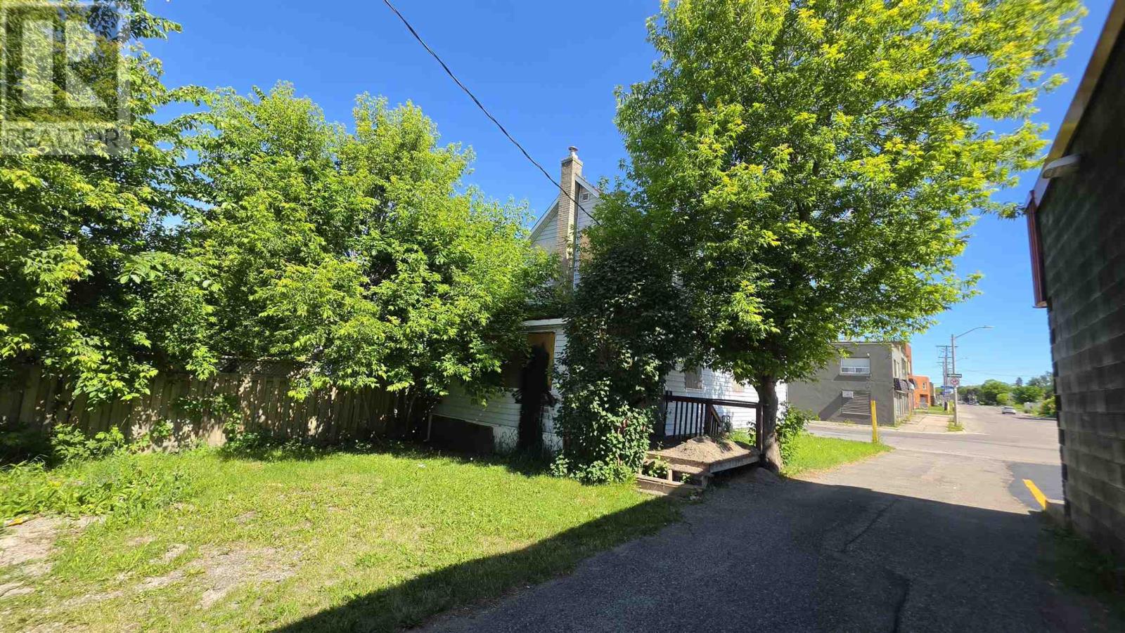 21 Cathcart St, Sault Ste. Marie, Ontario  P6A 1C9 - Photo 6 - SM260157