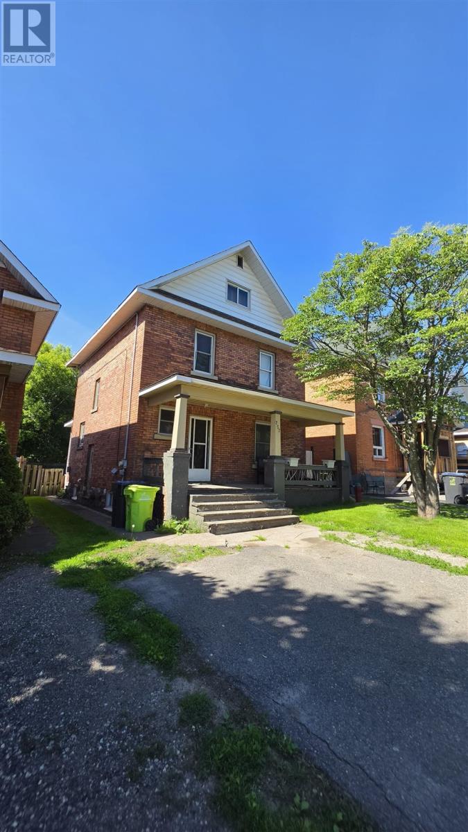 257 Alexandra St, Sault Ste. Marie, Ontario  P6A 1J7 - Photo 2 - SM260171