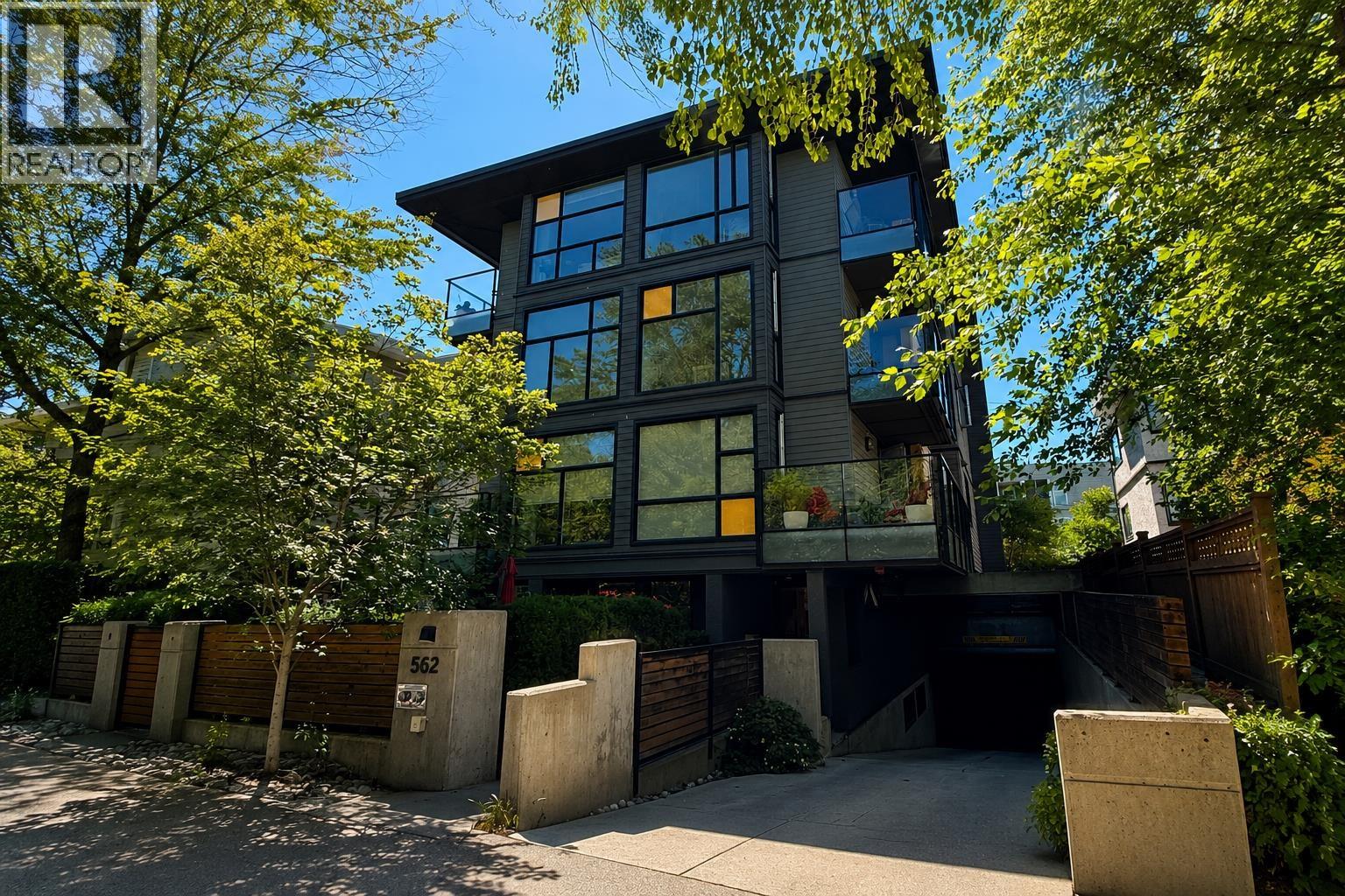 201 562 E 7TH AVENUE, Vancouver, British Columbia