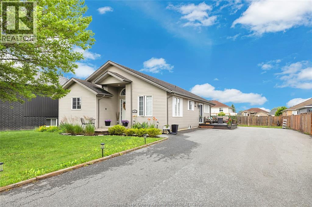 440 West Belle River Road, Lakeshore, Ontario  N0R 1A0 - Photo 1 - 26014932