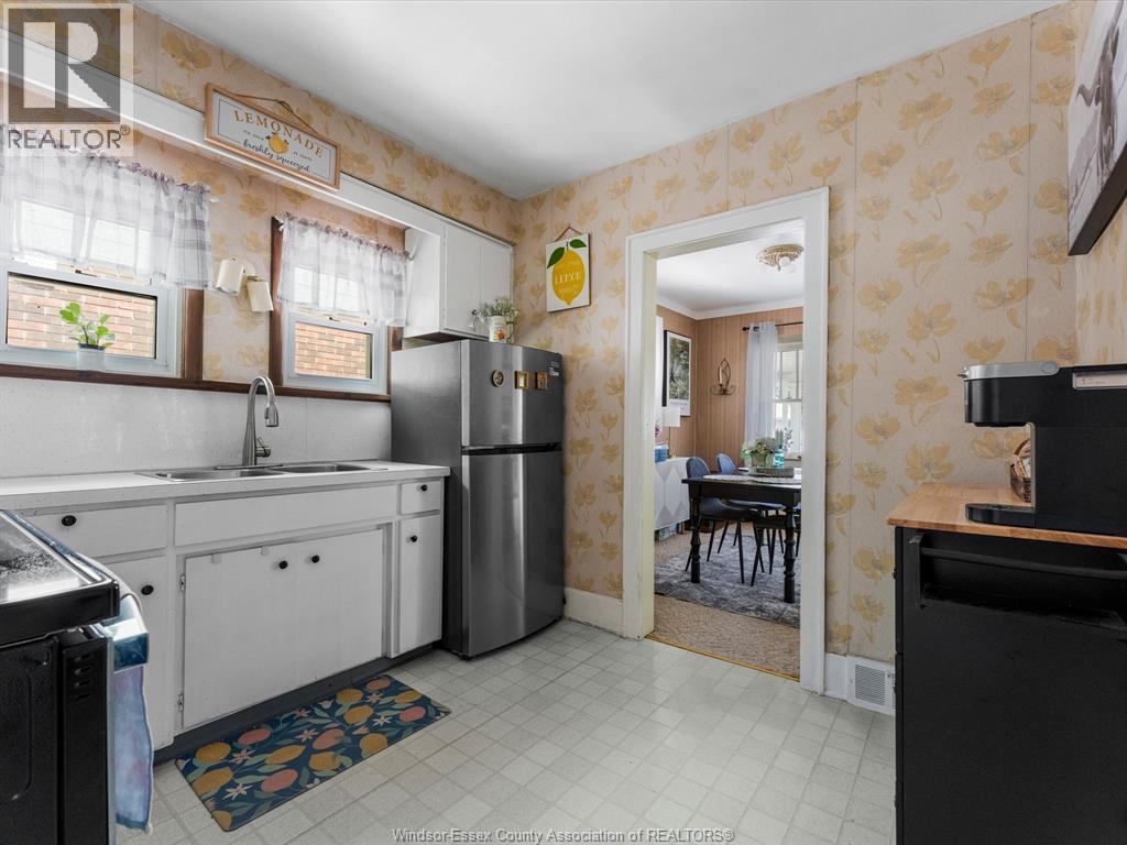 1025 Campbell Avenue, Windsor, Ontario  N9B 2J4 - Photo 13 - 26014828