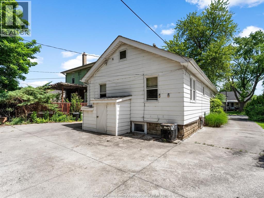 1025 Campbell Avenue, Windsor, Ontario  N9B 2J4 - Photo 23 - 26014828