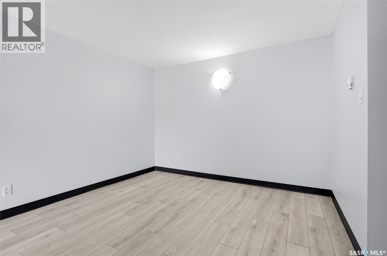 106 51 Rodenbush Drive, Regina, Saskatchewan  S4R 8C7 - Photo 6 - SK040113