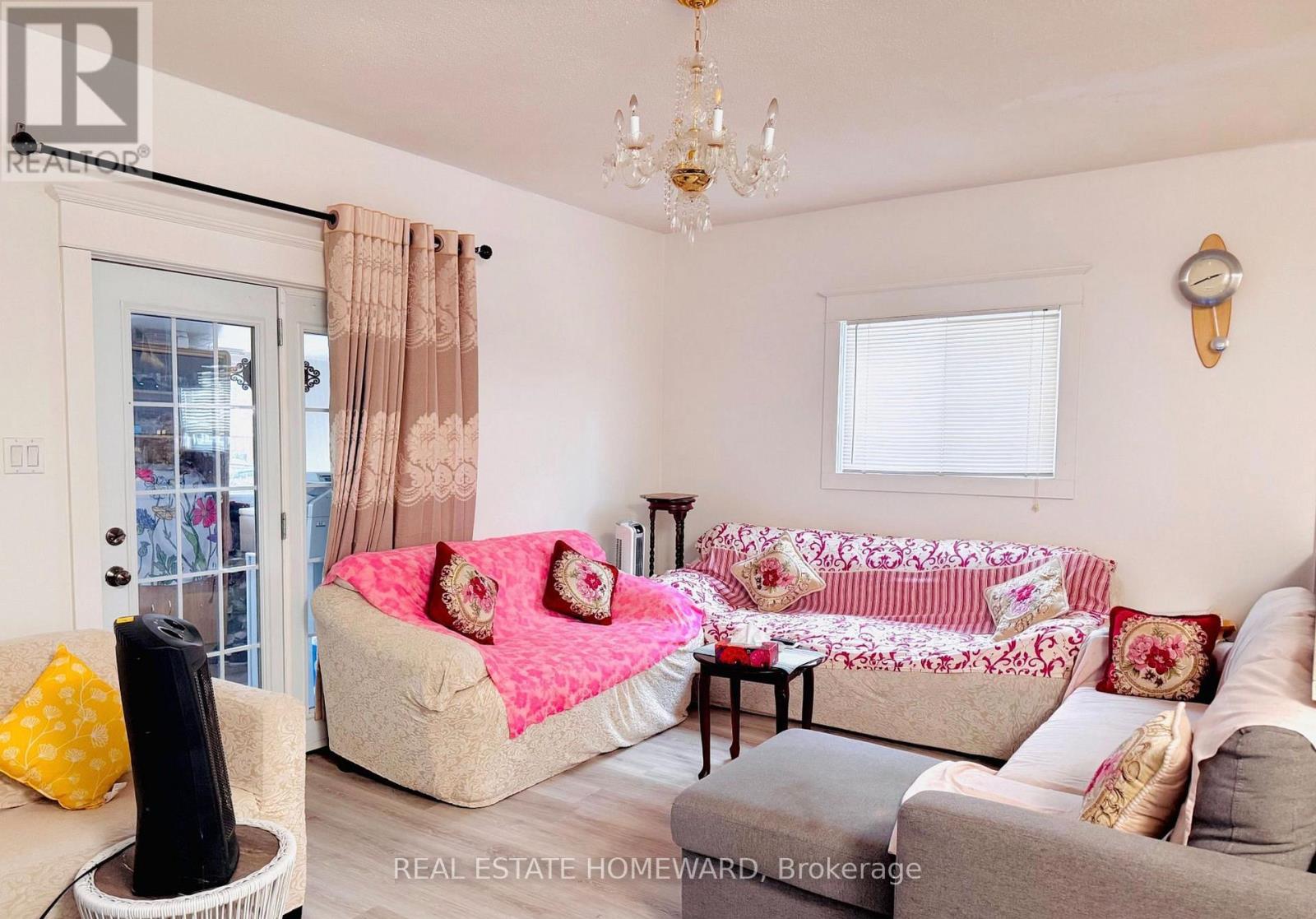 41 Patterson Avenue, Toronto, Ontario  M1L 3Y1 - Photo 2 - E13478938