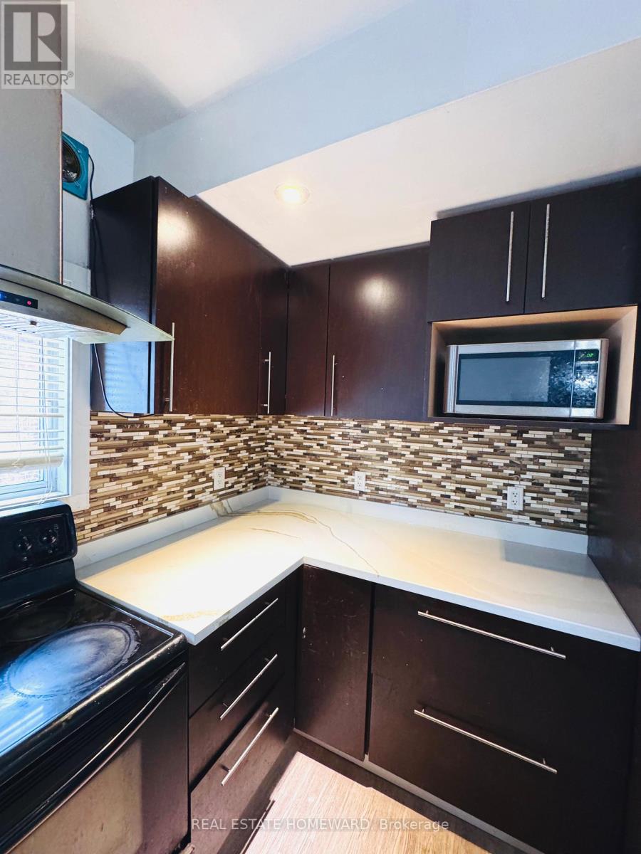 41 Patterson Avenue, Toronto, Ontario  M1L 3Y1 - Photo 4 - E13478938