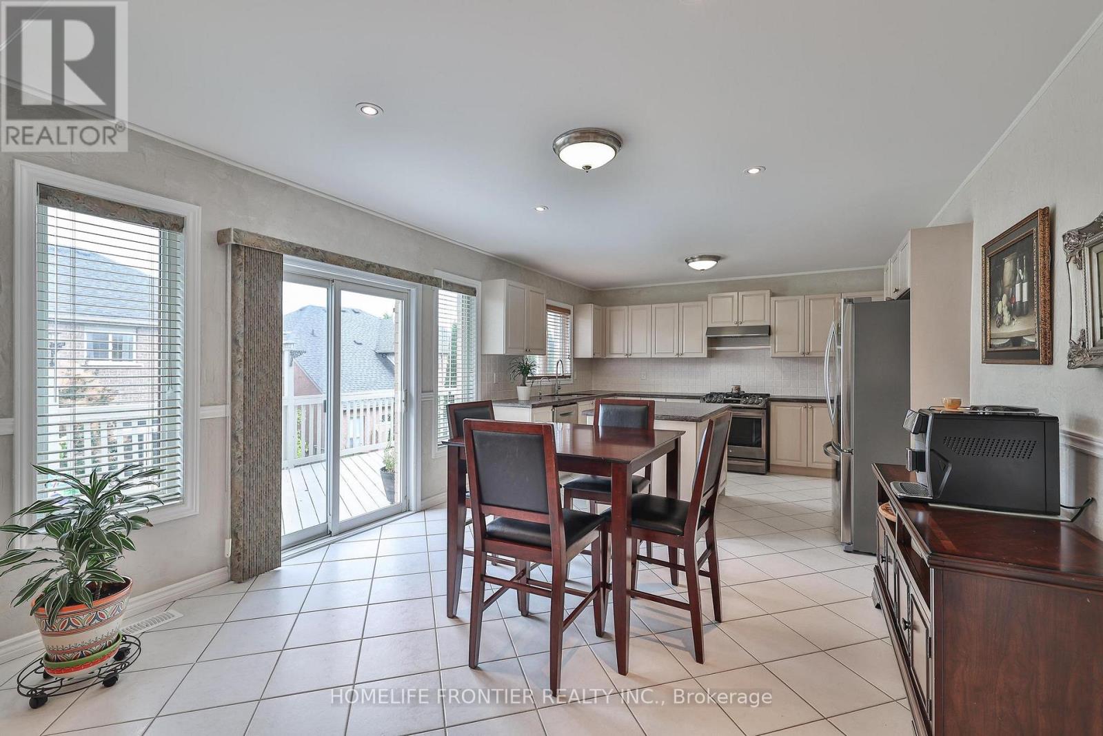 110 Red River Crescent, Newmarket, Ontario  L3X 2R1 - Photo 11 - N13479008