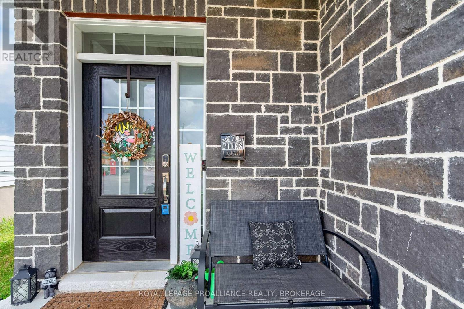 1532 Scarlet Street, Kingston, Ontario K7K 0H6 - Photo 3 - X13479162