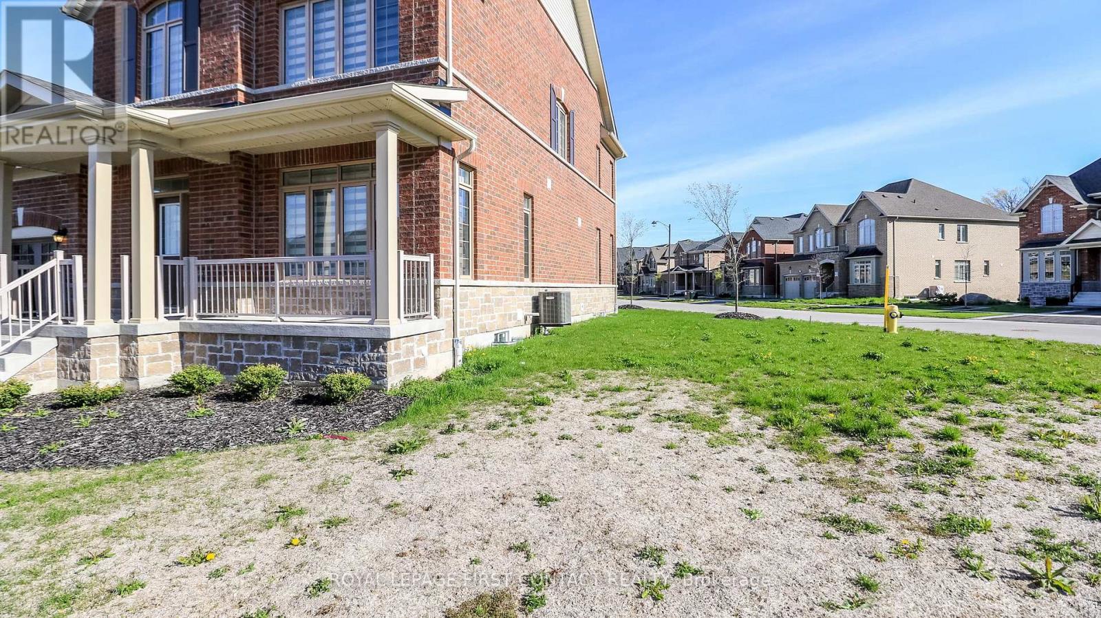 58 Sanford Circle, Springwater, Ontario  L9X 2A9 - Photo 4 - S13478894