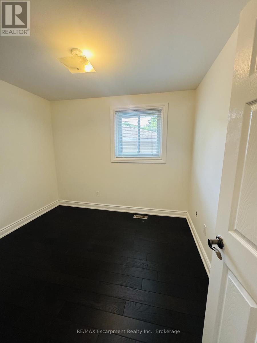 3361 Rexway Drive, Burlington, Ontario  L7N 2L2 - Photo 10 - W13479348
