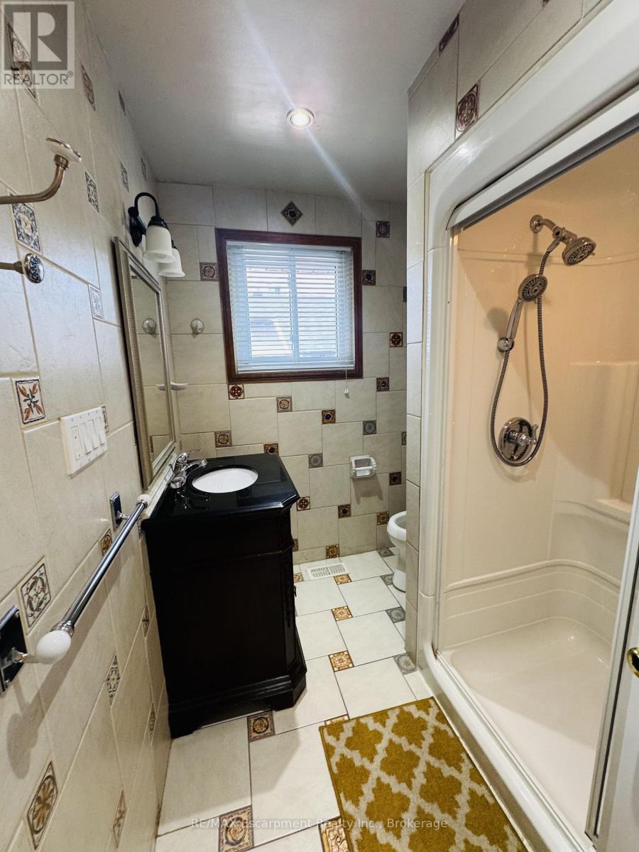 3361 Rexway Drive, Burlington, Ontario  L7N 2L2 - Photo 9 - W13479348