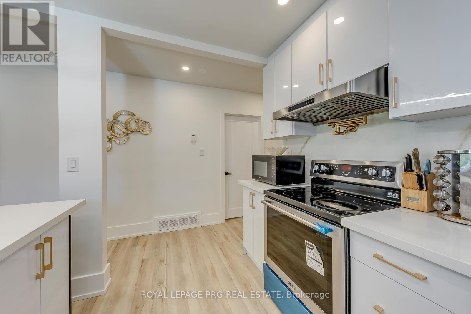 598 Wildwood Drive, Oakville, Ontario  L6K 1V3 - Photo 23 - W13478948