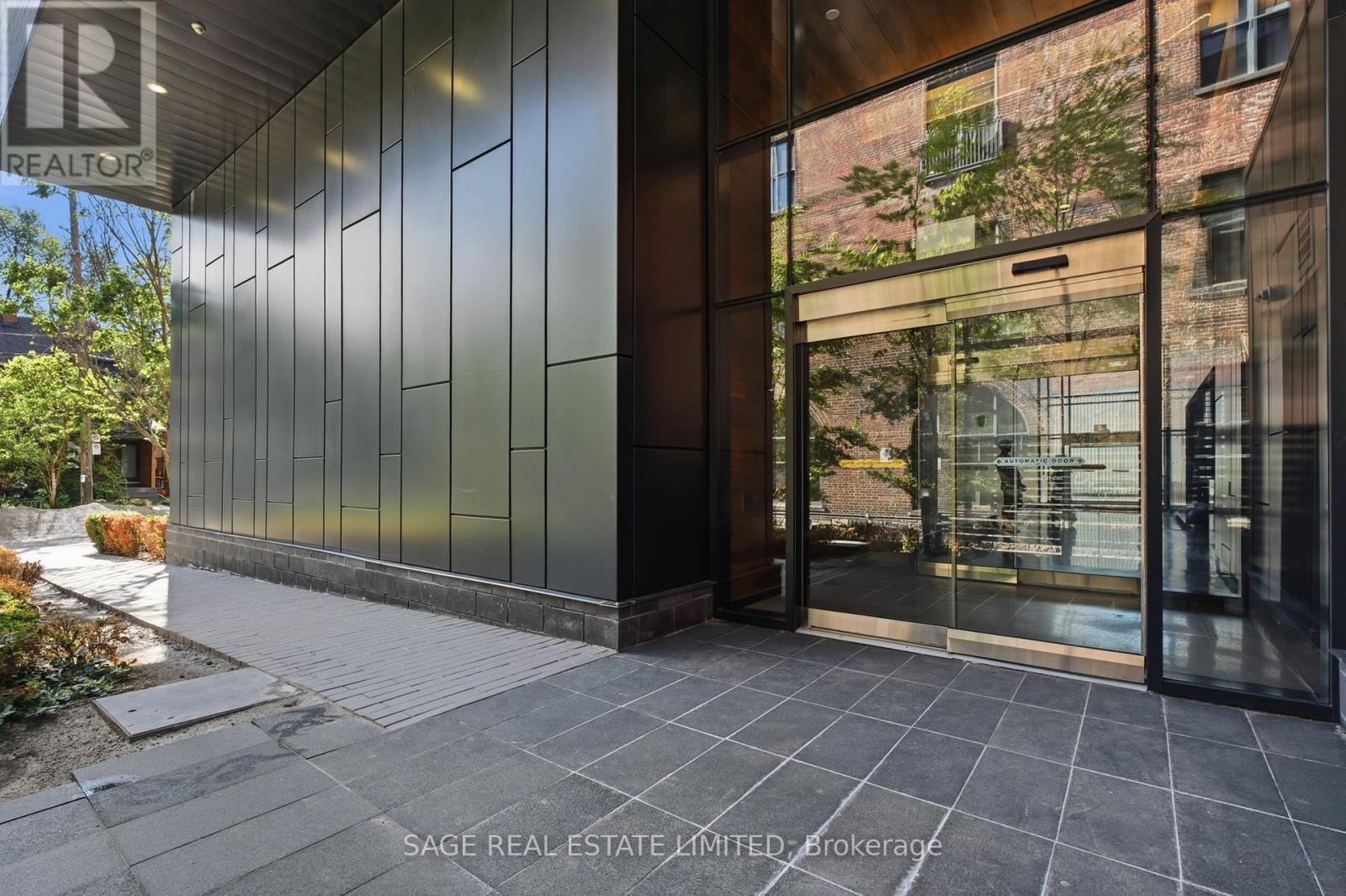 706 - 383 Sorauren Avenue, Toronto, Ontario  M6R 2G5 - Photo 2 - W13478956