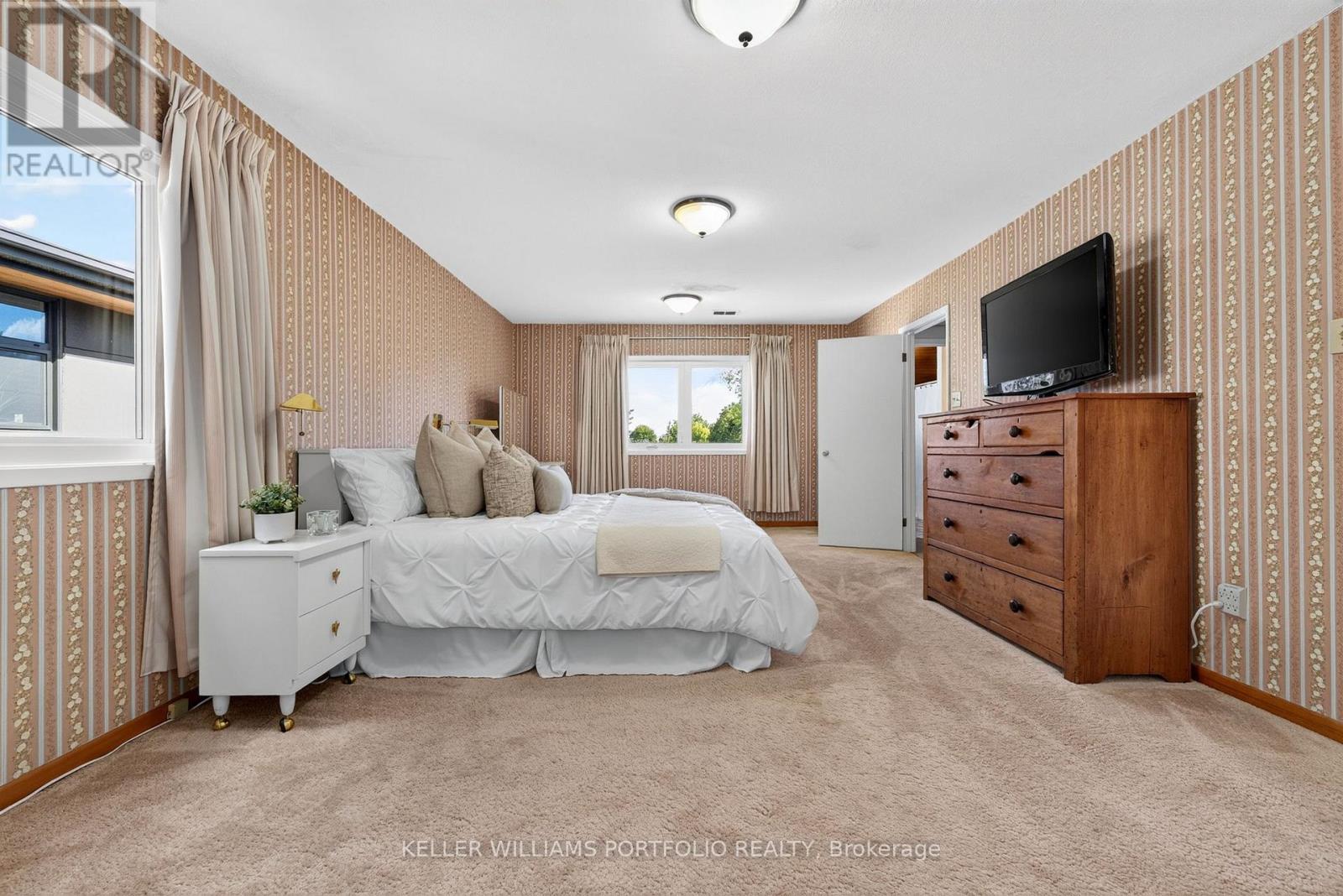 23 Graystone Gardens, Toronto, Ontario  M8Z 3C2 - Photo 17 - W13478974