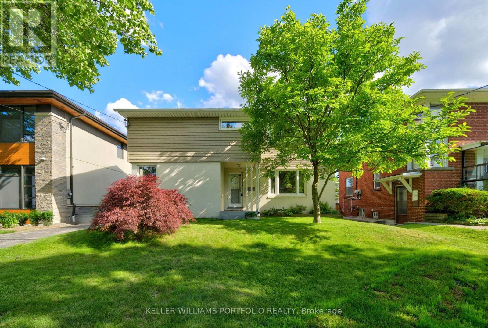 23 Graystone Gardens, Toronto, Ontario  M8Z 3C2 - Photo 2 - W13478974