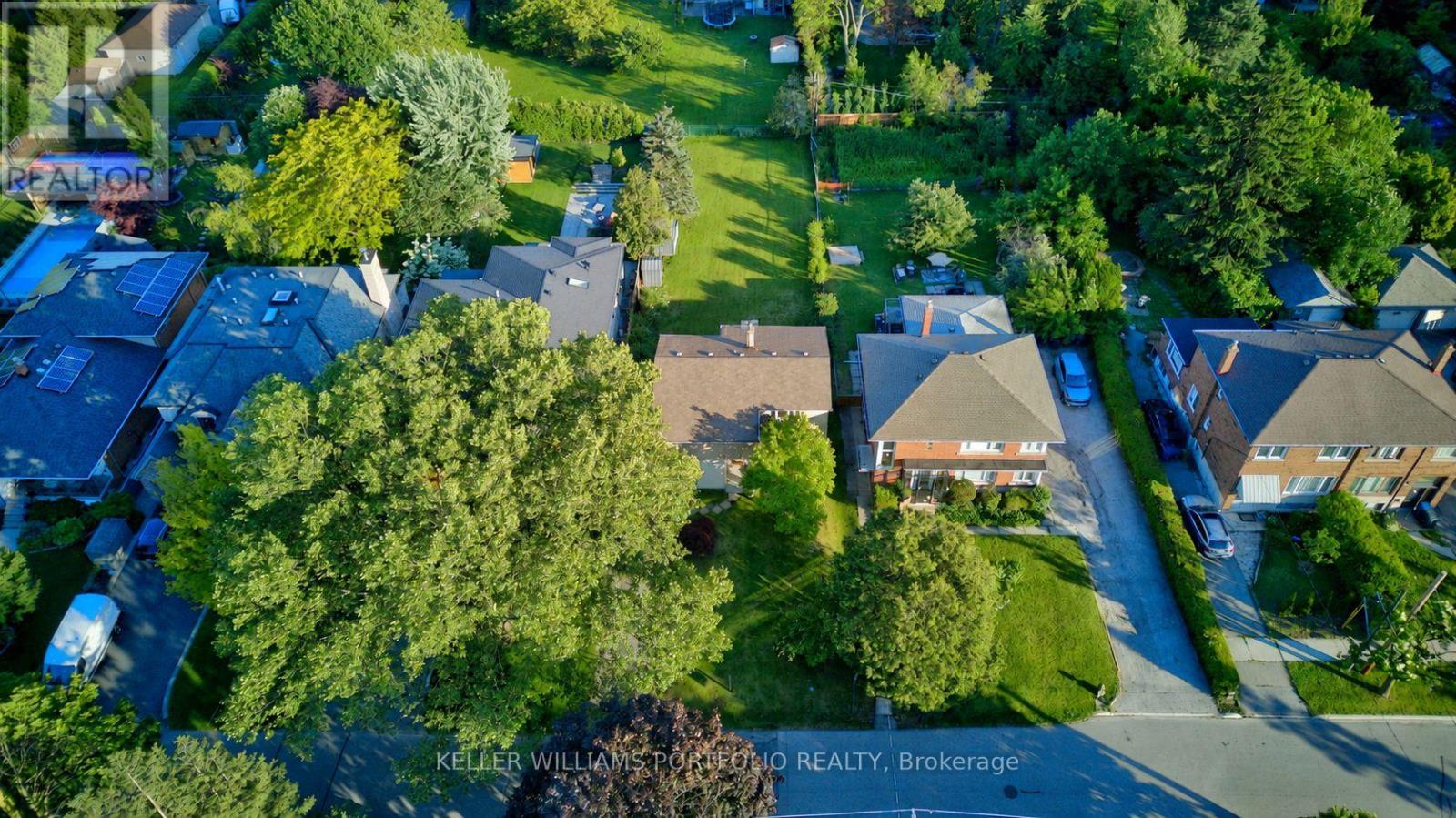 23 Graystone Gardens, Toronto, Ontario  M8Z 3C2 - Photo 34 - W13478974