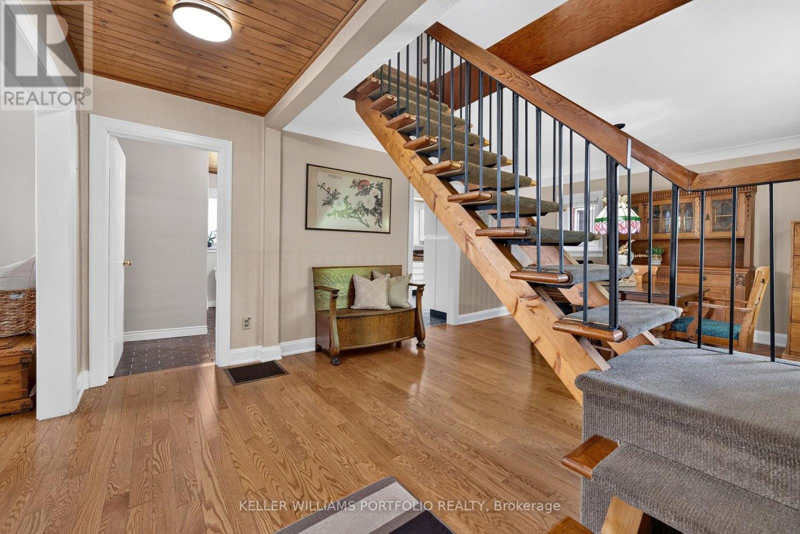 23 Graystone Gardens, Toronto, Ontario  M8Z 3C2 - Photo 8 - W13478974