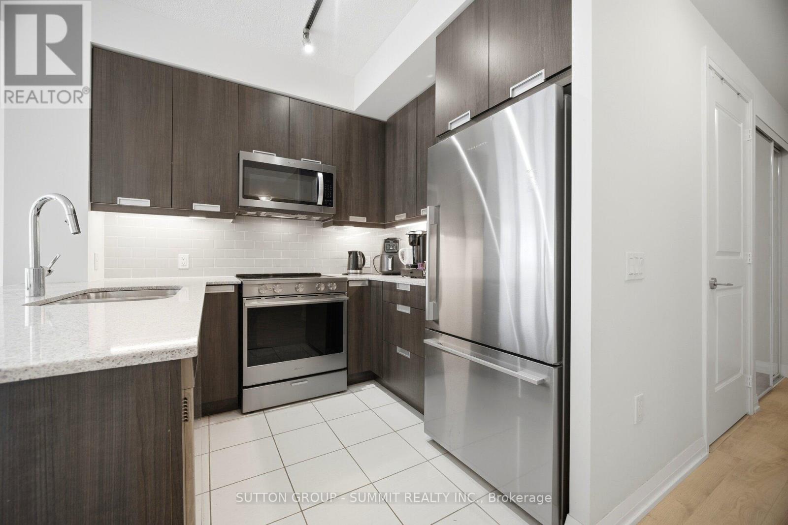 1814 - 35 Watergarden Drive, Mississauga, Ontario  L5R 0G8 - Photo 7 - W13479044