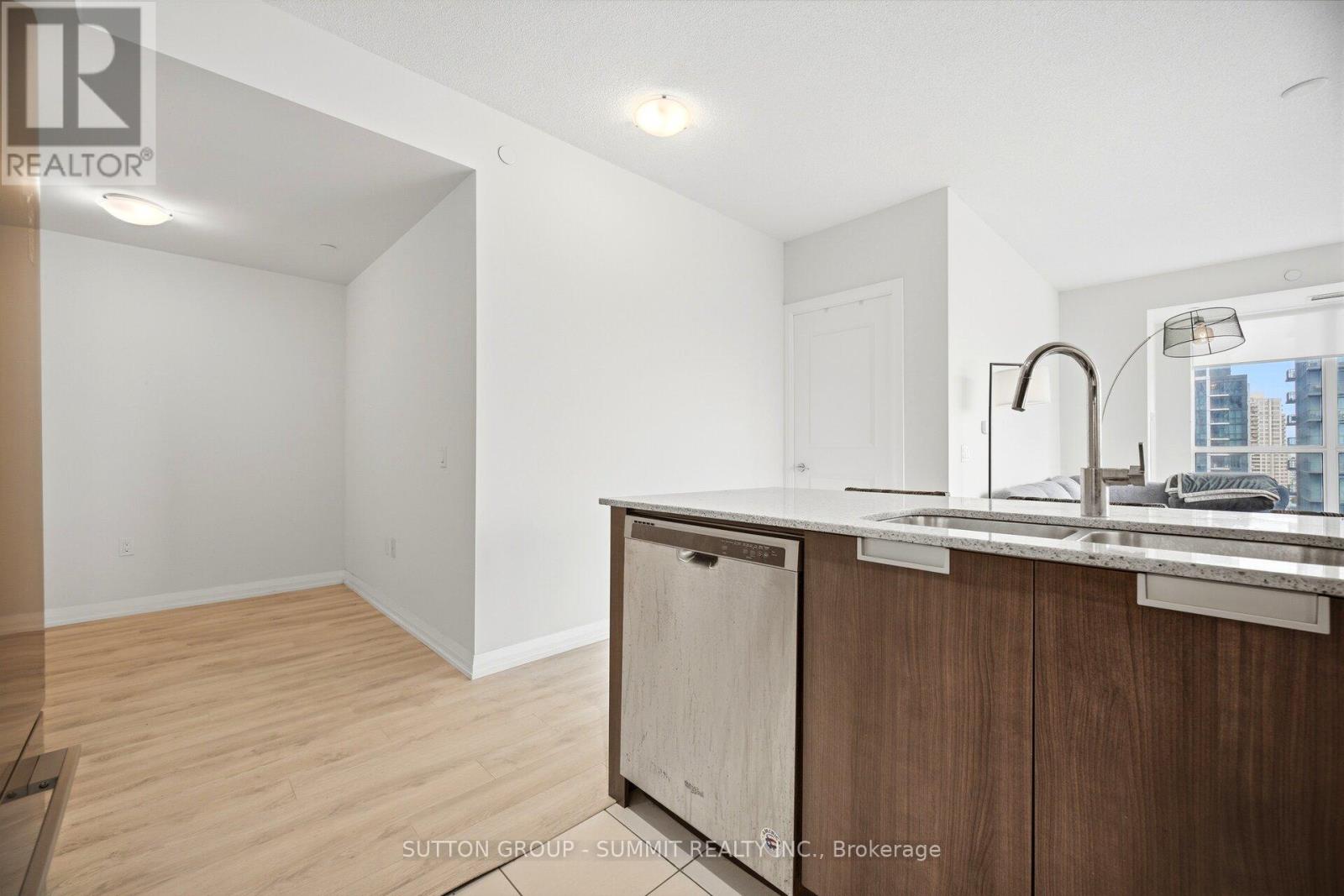 1814 - 35 Watergarden Drive, Mississauga, Ontario  L5R 0G8 - Photo 9 - W13479044