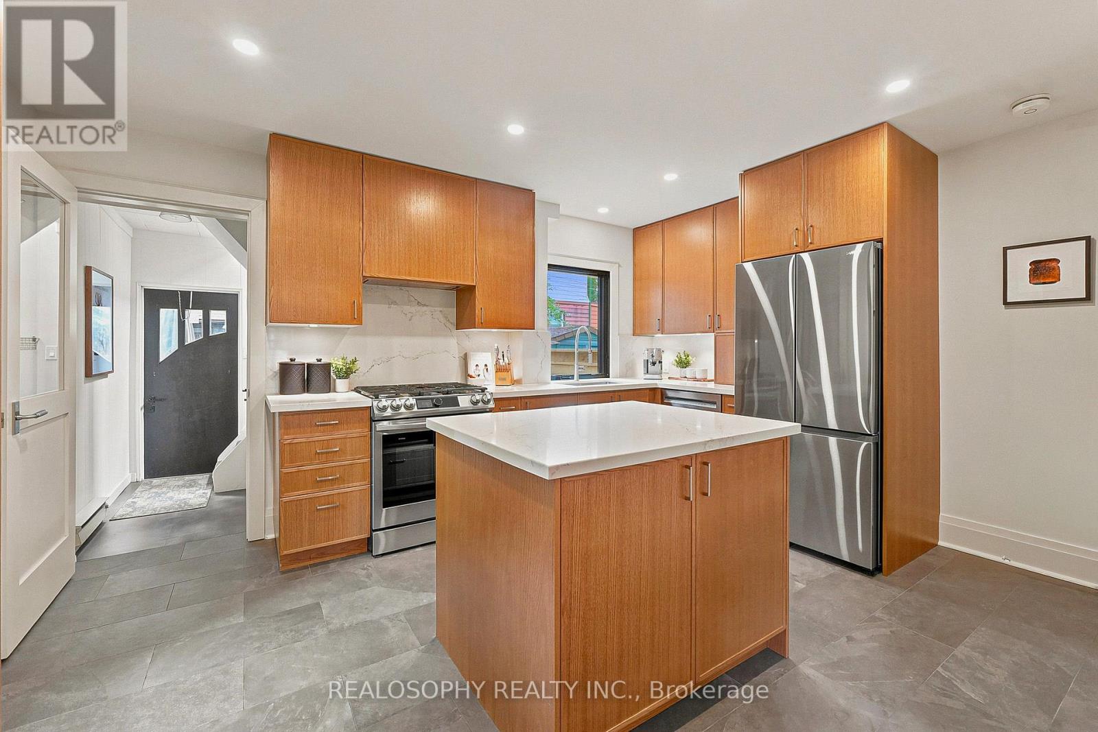 44 Gilmour Avenue, Toronto, Ontario  M6P 3A9 - Photo 13 - W13479072