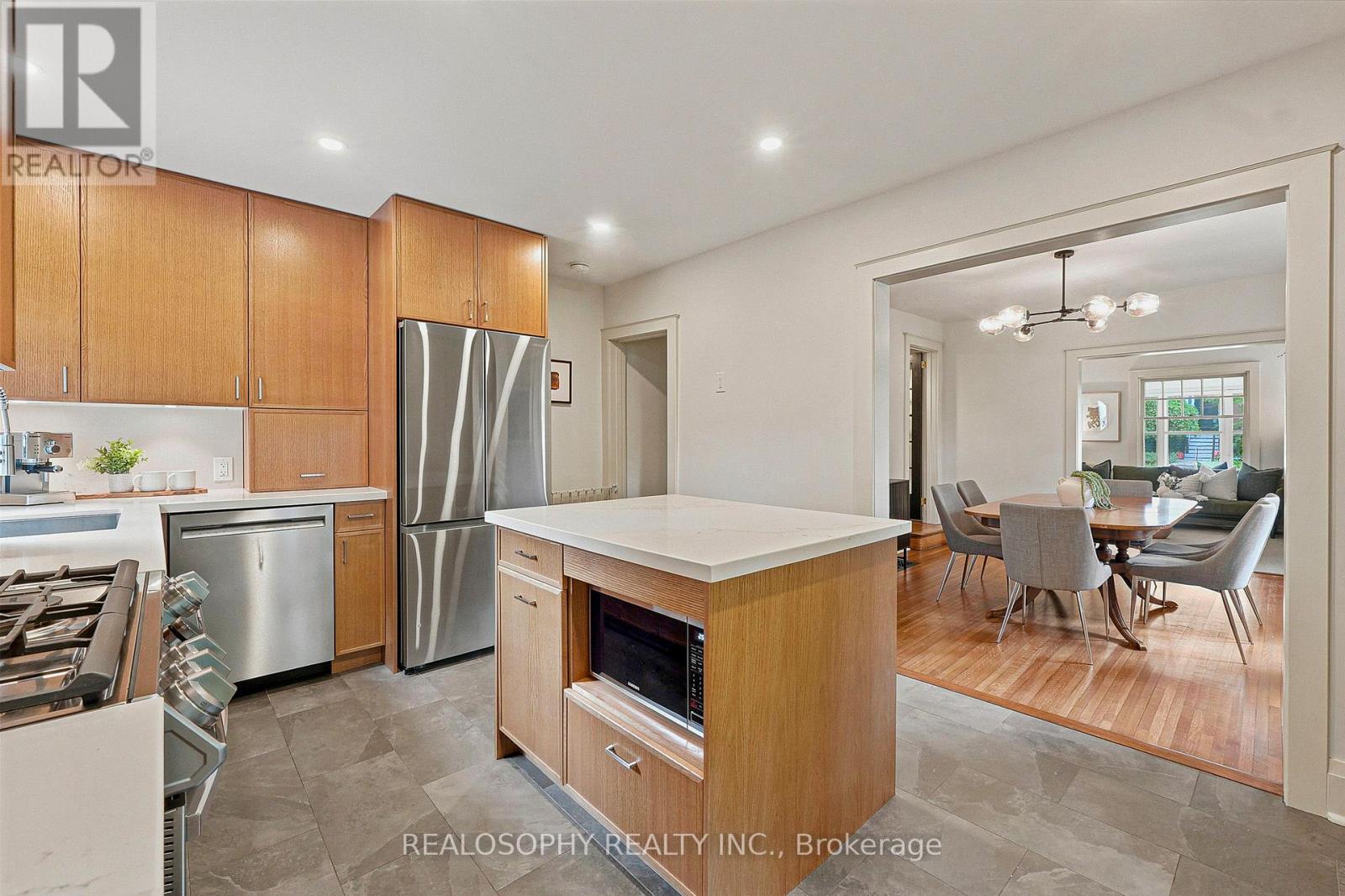 44 Gilmour Avenue, Toronto, Ontario  M6P 3A9 - Photo 17 - W13479072