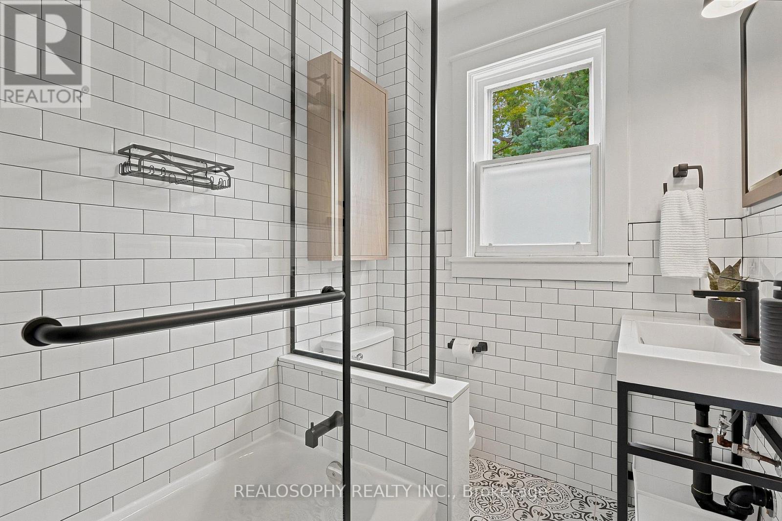 44 Gilmour Avenue, Toronto, Ontario  M6P 3A9 - Photo 27 - W13479072
