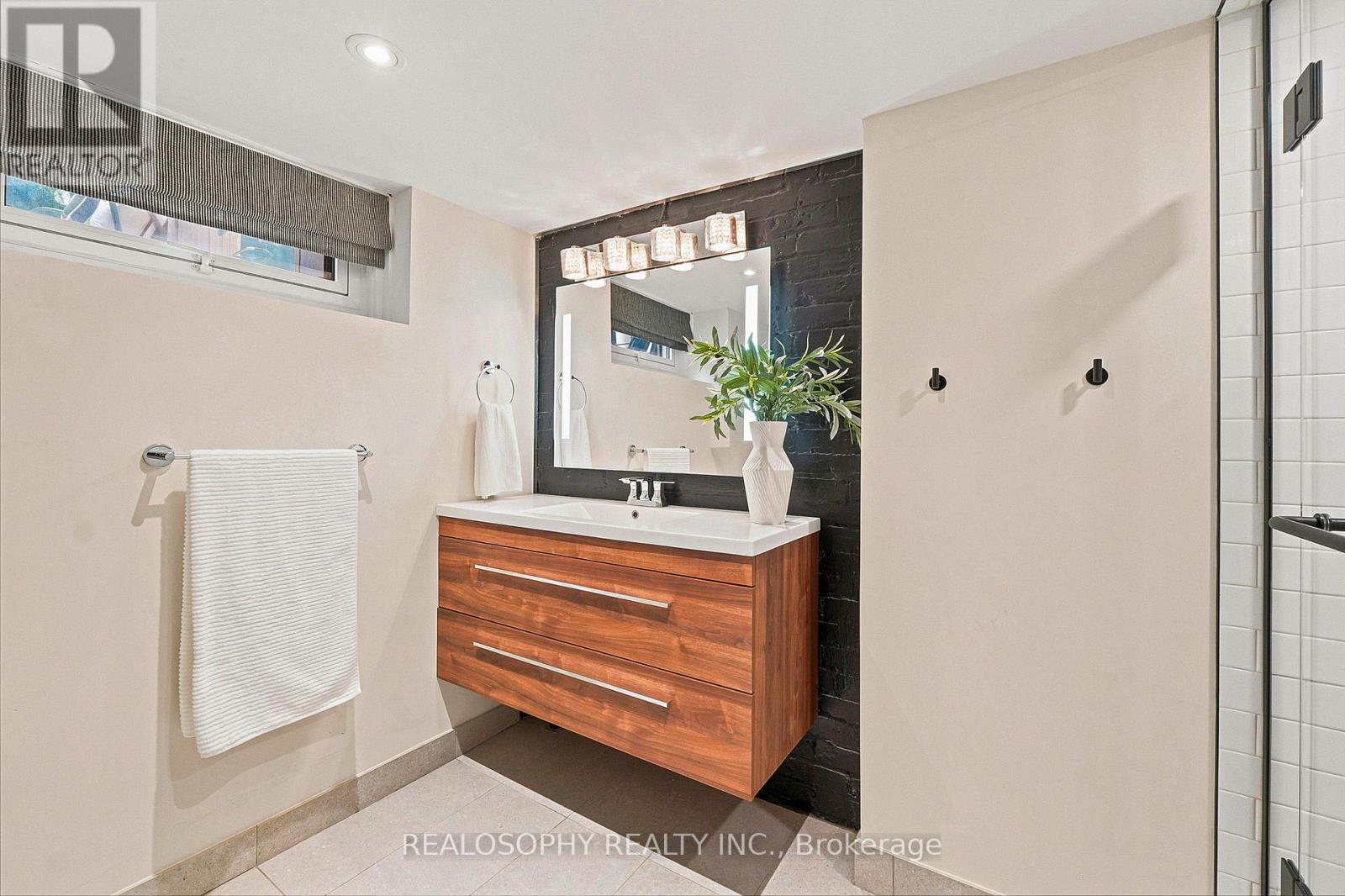 44 Gilmour Avenue, Toronto, Ontario  M6P 3A9 - Photo 33 - W13479072