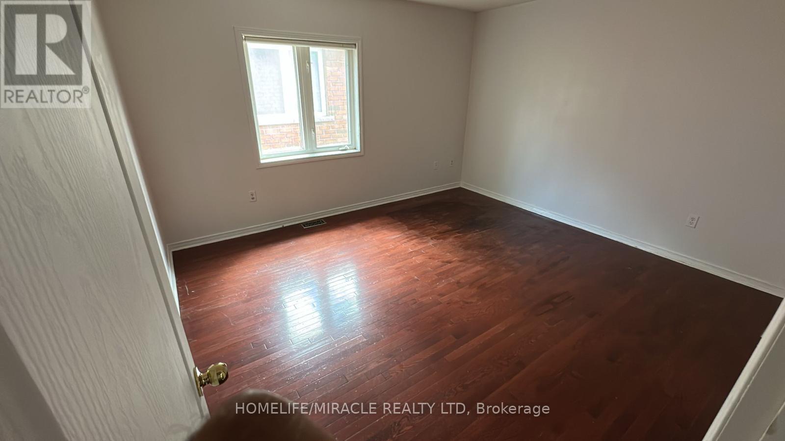 802 Genovese Place, Mississauga, Ontario L5V 3A7 - Photo 4 - W13470144