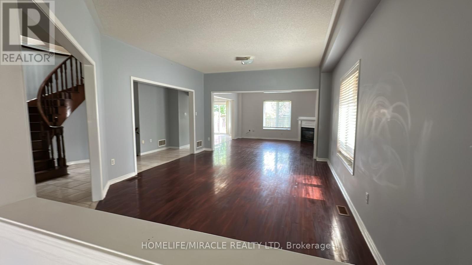 802 Genovese Place, Mississauga, Ontario L5V 3A7 - Photo 5 - W13470144