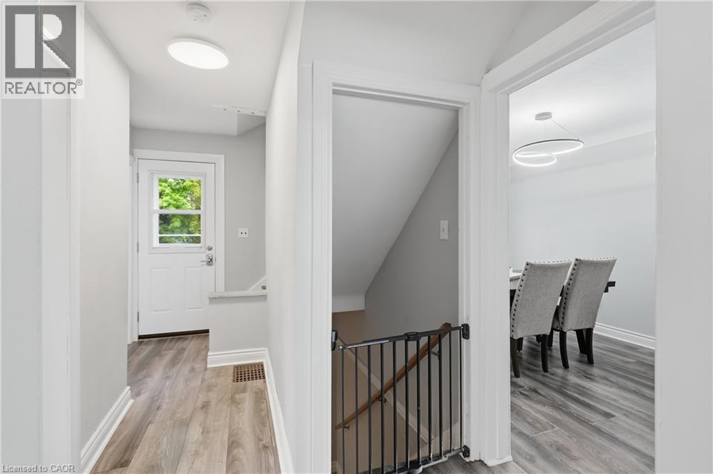 160 East 36th Street, Hamilton, Ontario  L8V 3Z4 - Photo 13 - 40842319