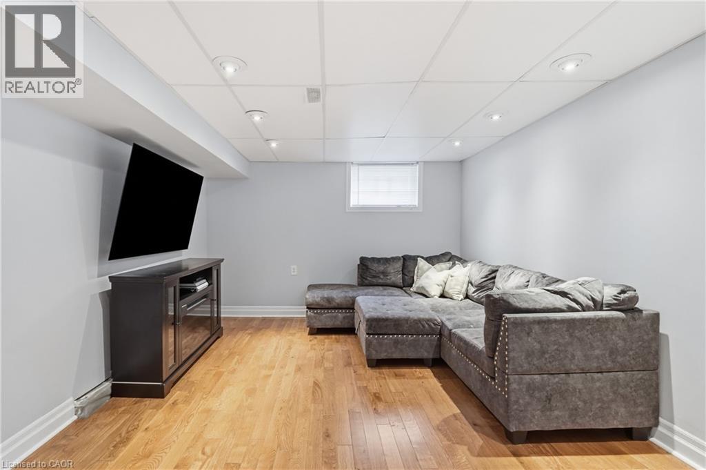 160 East 36th Street, Hamilton, Ontario  L8V 3Z4 - Photo 23 - 40842319