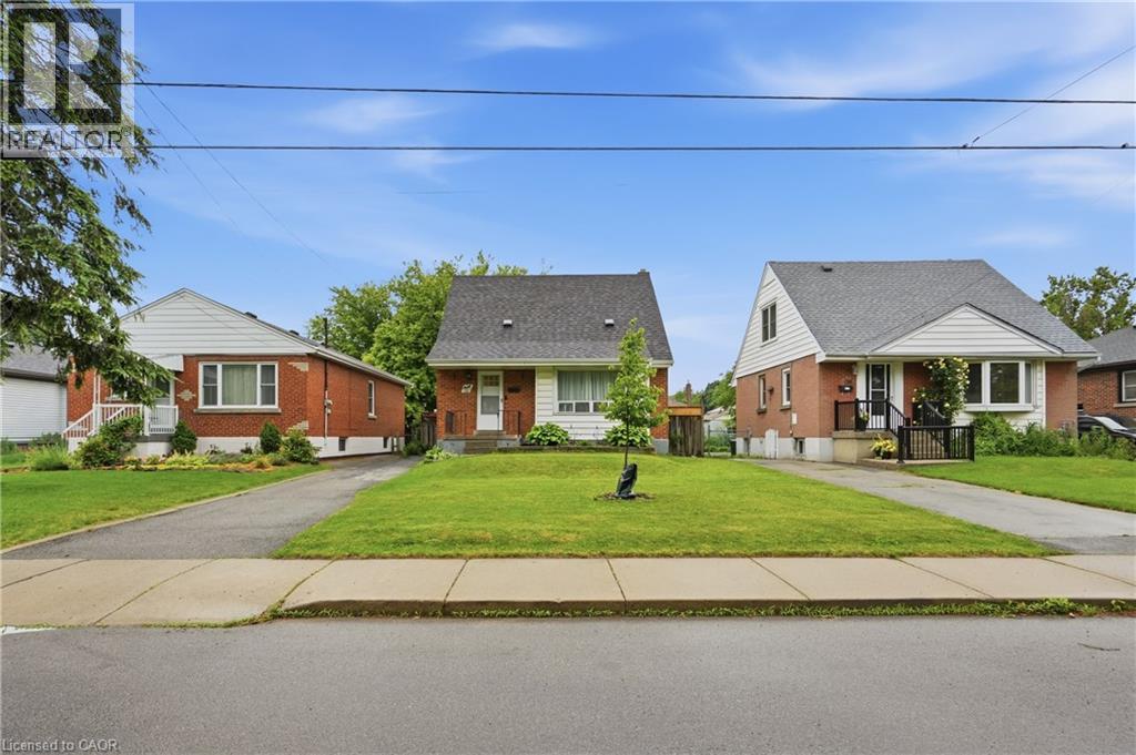 160 East 36th Street, Hamilton, Ontario  L8V 3Z4 - Photo 3 - 40842319