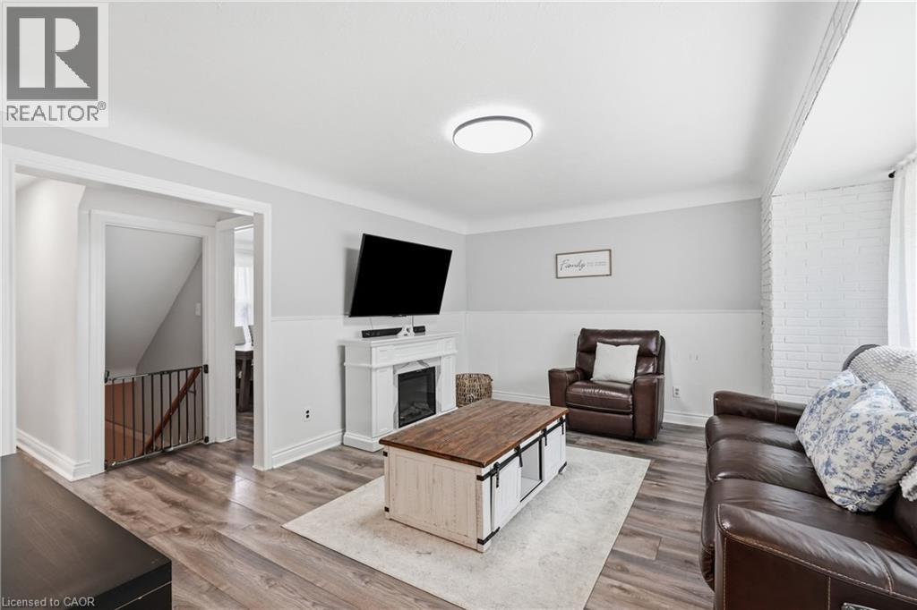 160 East 36th Street, Hamilton, Ontario  L8V 3Z4 - Photo 5 - 40842319