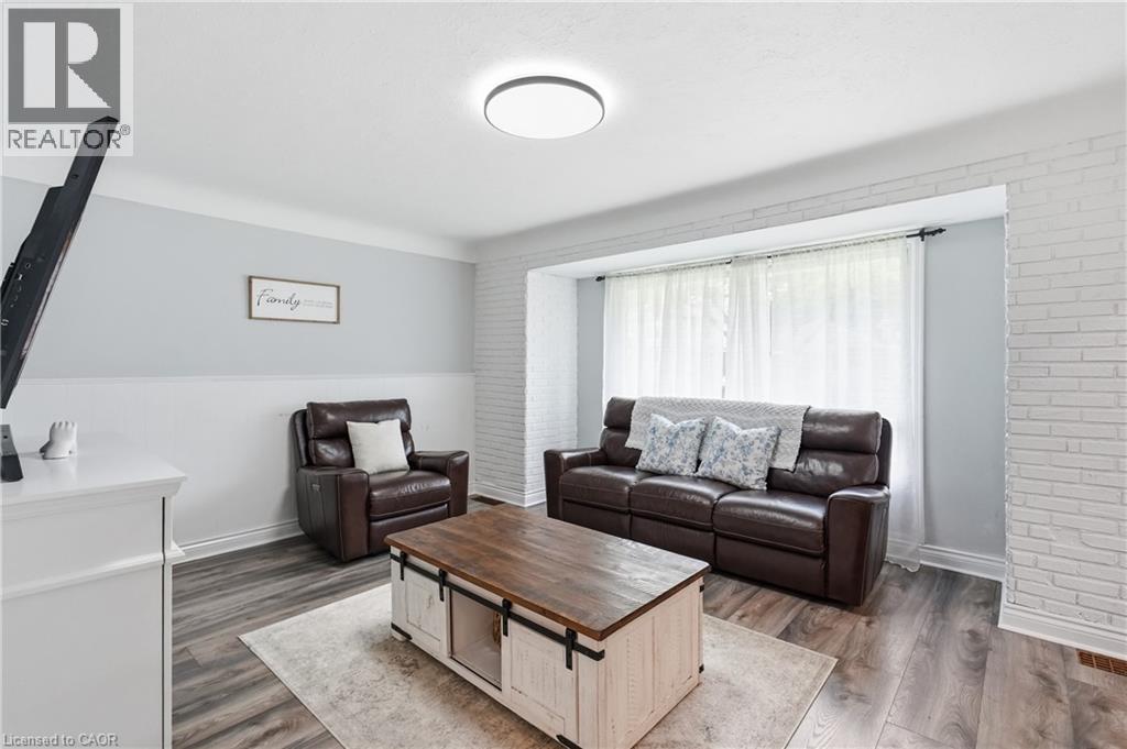 160 East 36th Street, Hamilton, Ontario  L8V 3Z4 - Photo 6 - 40842319