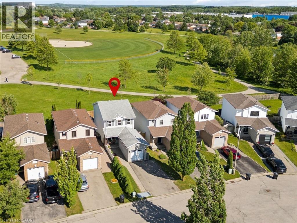 16 WHITE SANDS Court, Kitchener, Ontario