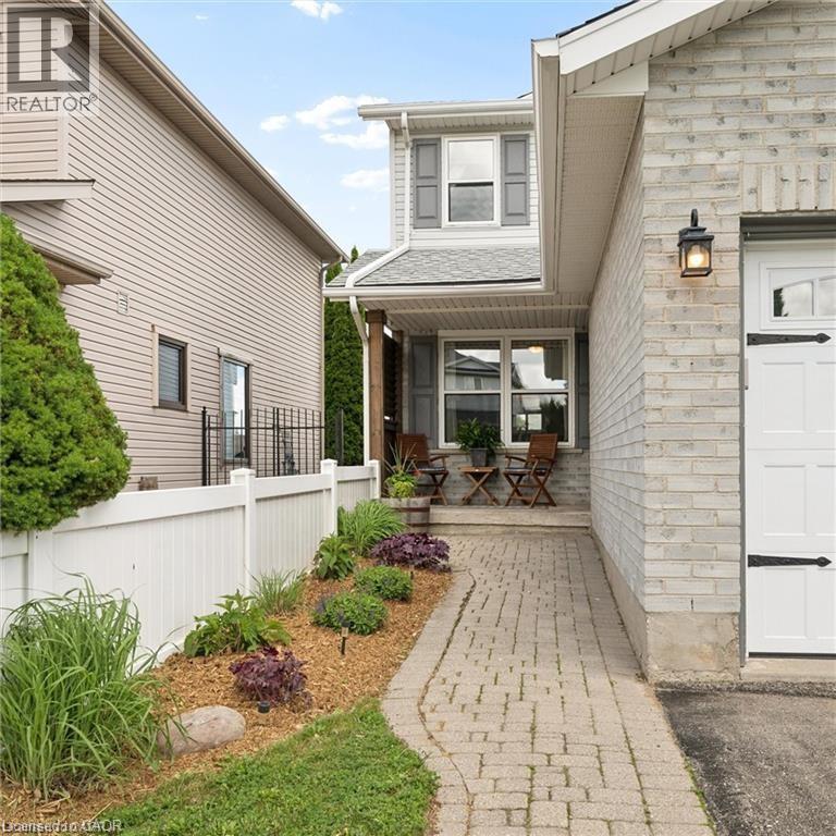 16 White Sands Court, Kitchener, Ontario  N2E 3S4 - Photo 2 - 40842314