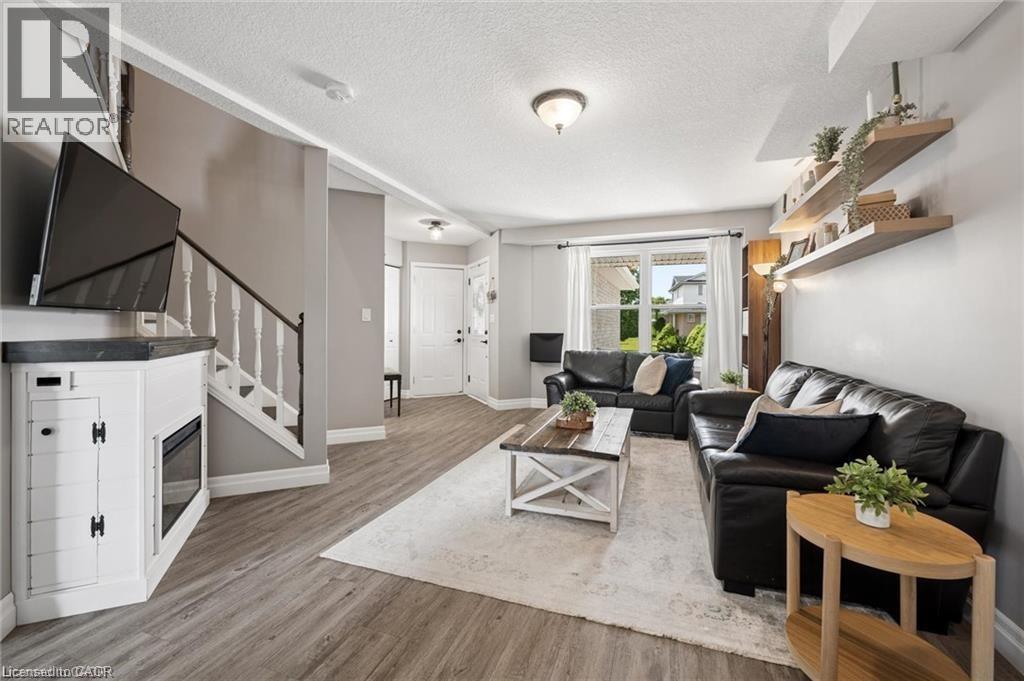 16 White Sands Court, Kitchener, Ontario  N2E 3S4 - Photo 4 - 40842314