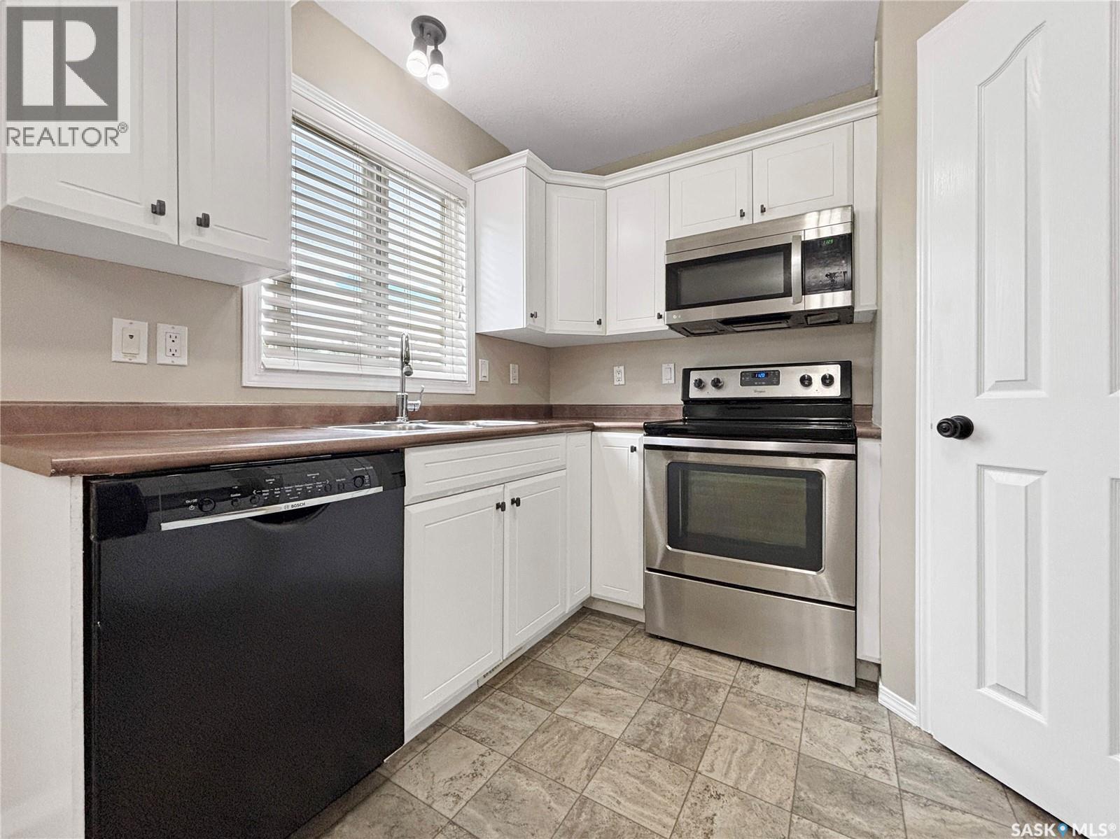 2955 Mcclocklin Road, Saskatoon, Saskatchewan  S7R 0A1 - Photo 10 - SK040382