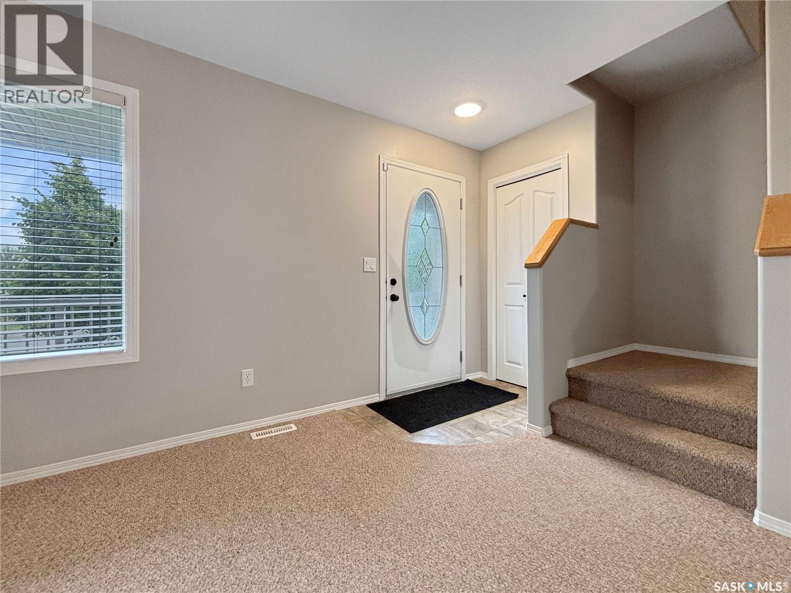2955 Mcclocklin Road, Saskatoon, Saskatchewan  S7R 0A1 - Photo 2 - SK040382