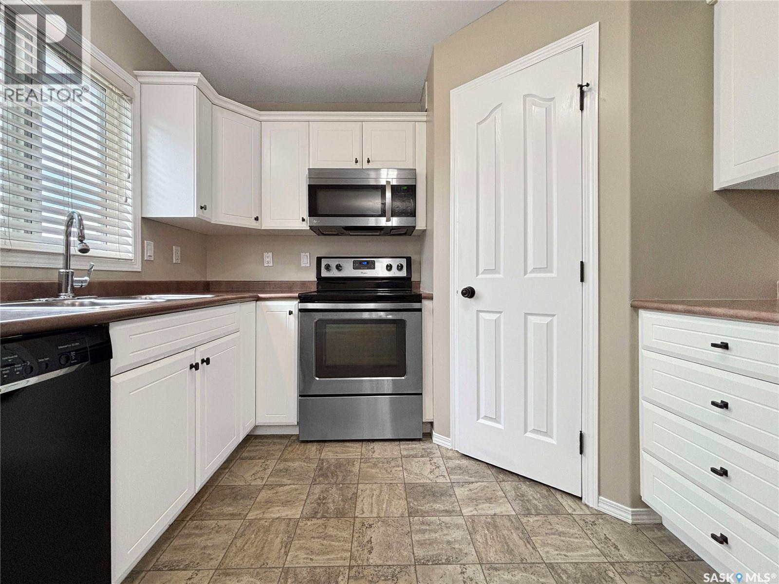 2955 Mcclocklin Road, Saskatoon, Saskatchewan  S7R 0A1 - Photo 9 - SK040382