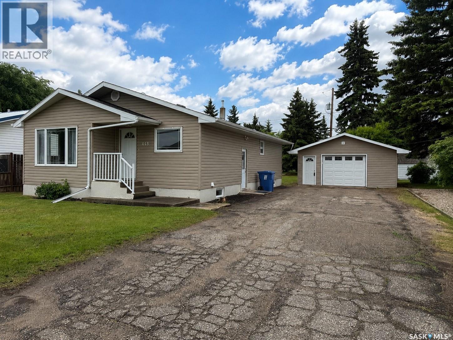 443 7th AVENUE W, Melville, Saskatchewan