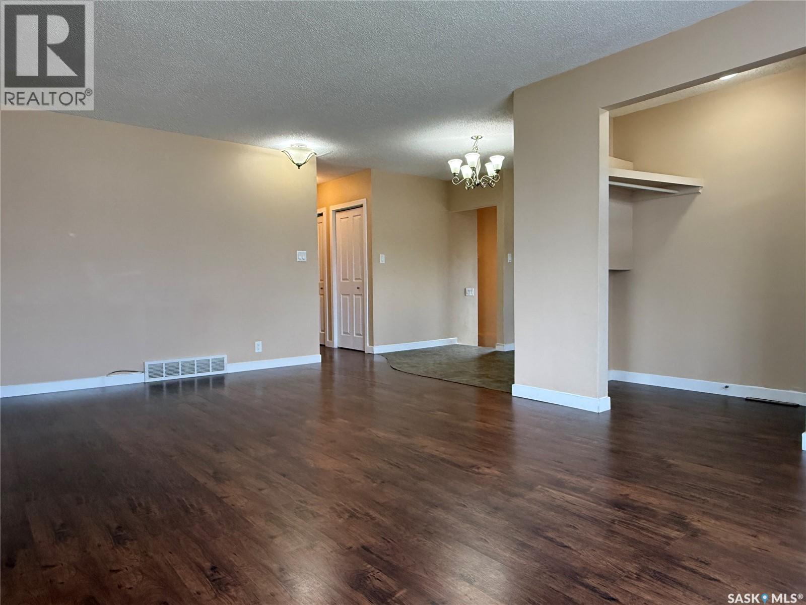 443 7th Avenue W, Melville, Saskatchewan  S0A 2P0 - Photo 6 - SK040290